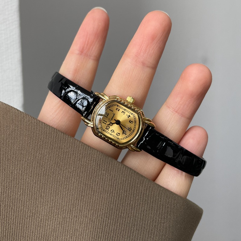 Luxury Watch Gold And Black - Orologio al quarzo da donna ovale