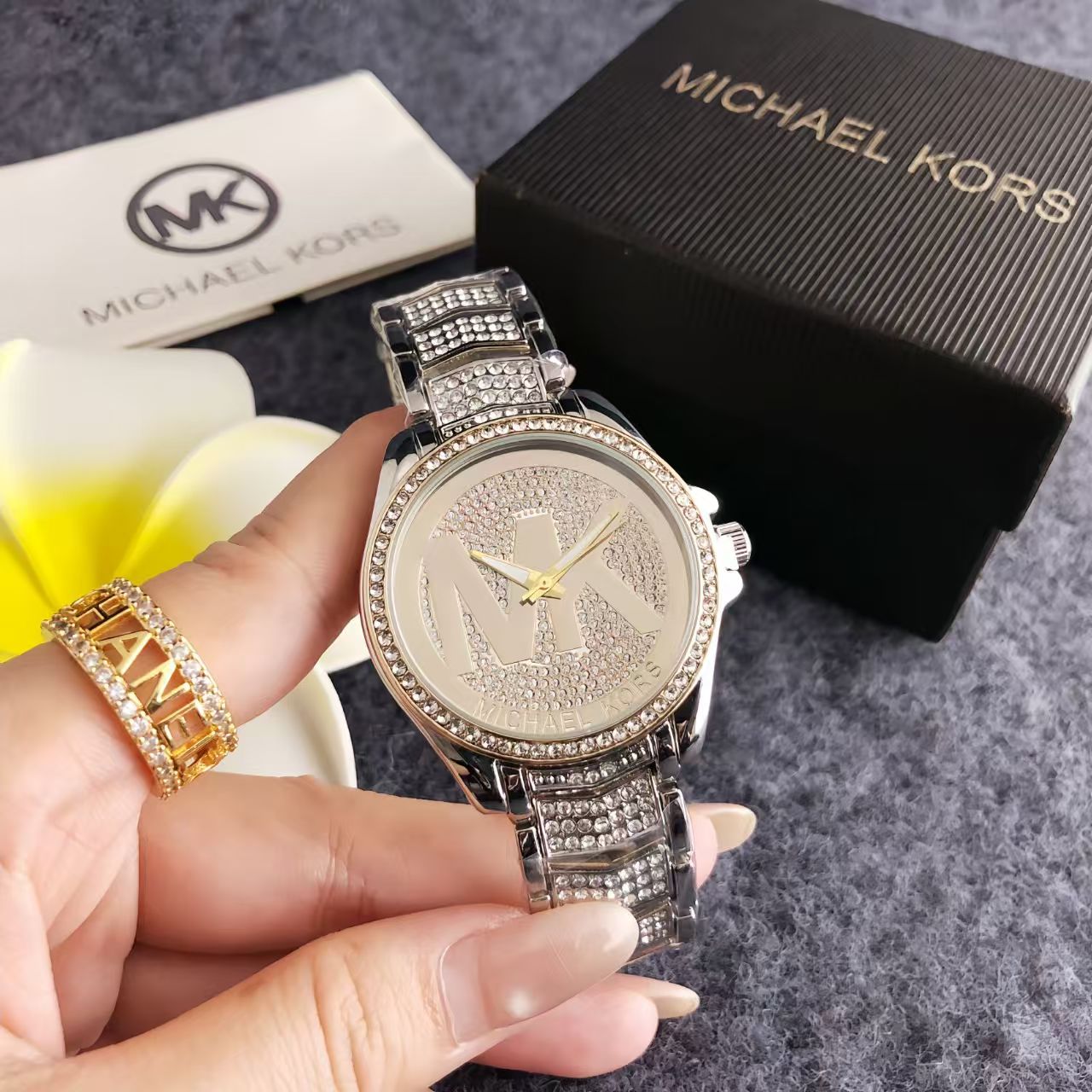 Nuovo orologio da donna Michae - Luxury Watch Photo recensione e prezzo