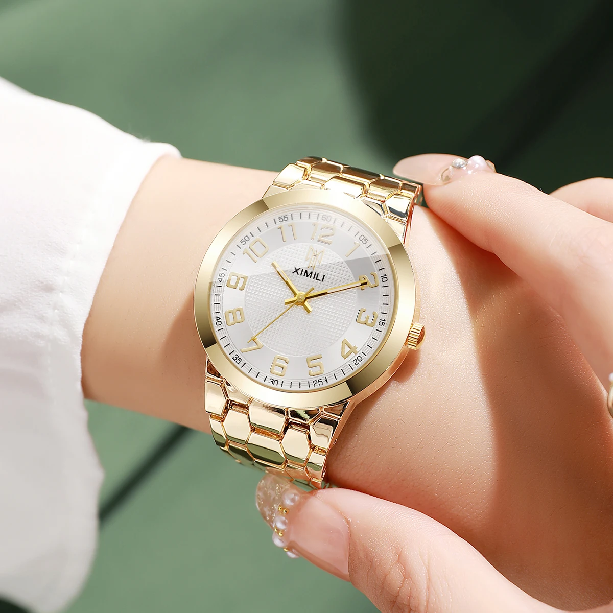 Orologio da polso da donna di  - Luxury Watch Gold And Black recensione e prezzo