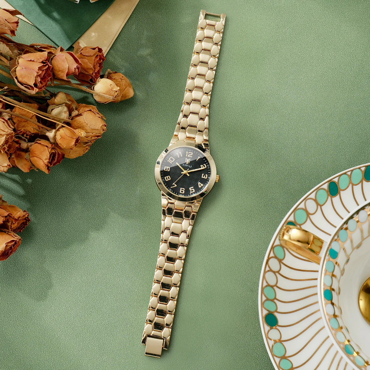 Orologio da polso da donna di  - Luxury Watch Gold And Black recensione e prezzo