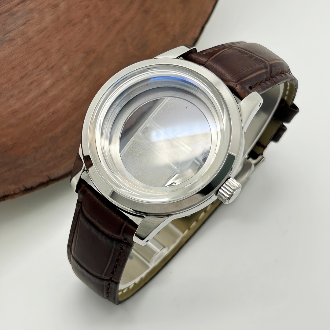 Cinturino in pelle con fibbia  - Exhibition Caseback recensione e prezzo